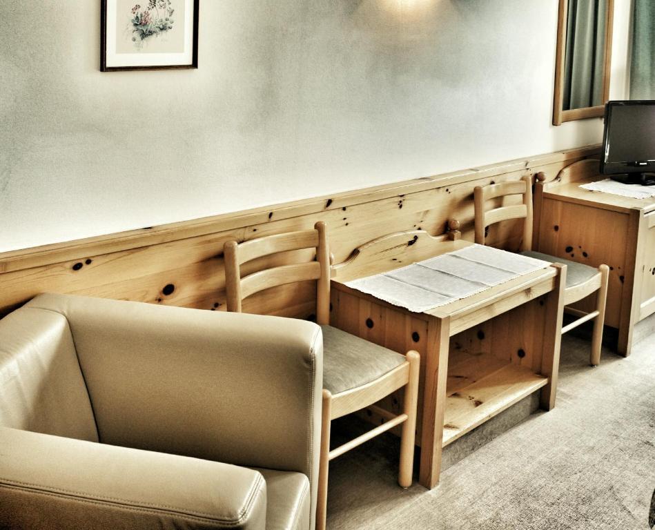 Panorama Garni Ingrid Hotel ดอบบีอาโก ภายนอก รูปภาพ