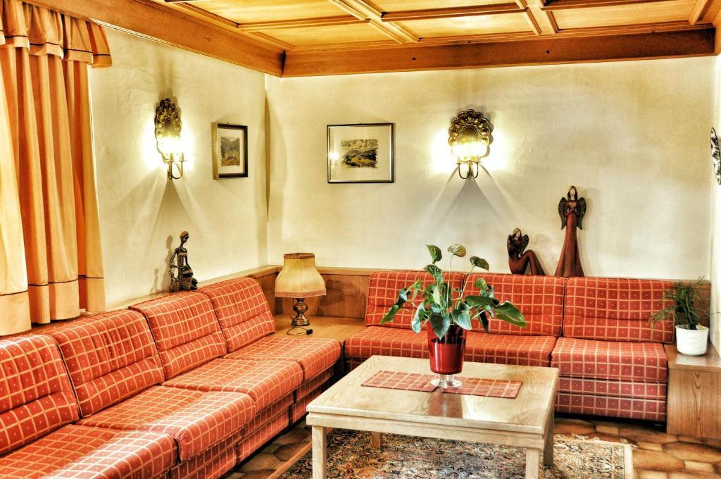 Panorama Garni Ingrid Hotel ดอบบีอาโก ภายนอก รูปภาพ