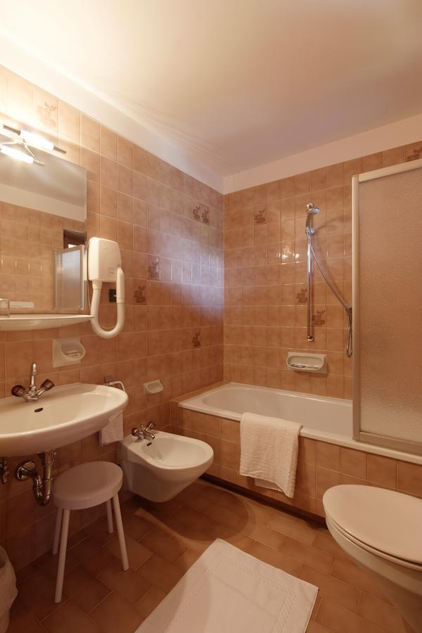 Panorama Garni Ingrid Hotel ดอบบีอาโก ภายนอก รูปภาพ