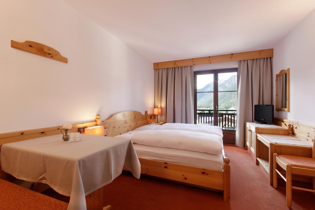 Panorama Garni Ingrid Hotel ดอบบีอาโก ภายนอก รูปภาพ